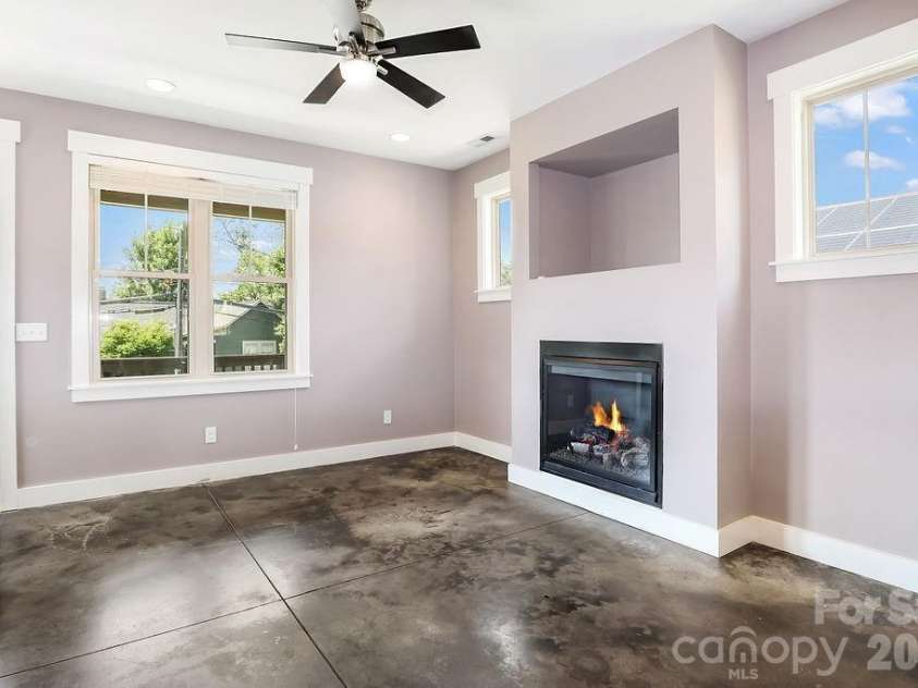 26 Mount Clare Avenue, Asheville, NC 28801.  MLS# CAR4293634, YatesRealty ID 3656. Soaring ceilings and windows bring in light