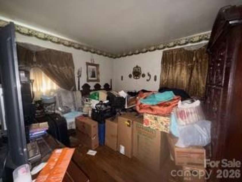 2855 Fordwood Drive, Charlotte, NC 28208.  MLS# CAR4302329, YatesRealty ID 3656. 