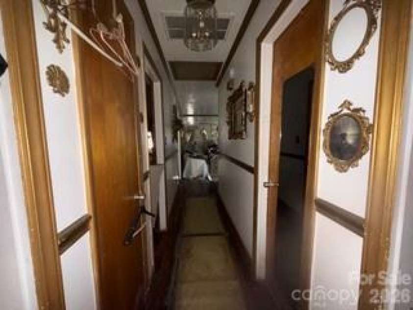 2855 Fordwood Drive, Charlotte, NC 28208.  MLS# CAR4302329, YatesRealty ID 3656. 