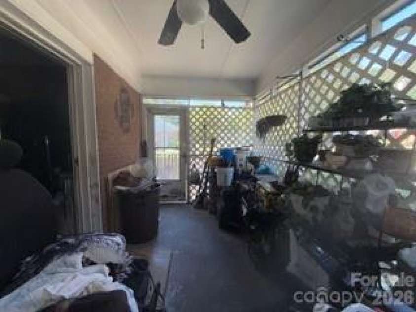 2855 Fordwood Drive, Charlotte, NC 28208.  MLS# CAR4302329, YatesRealty ID 3656. 