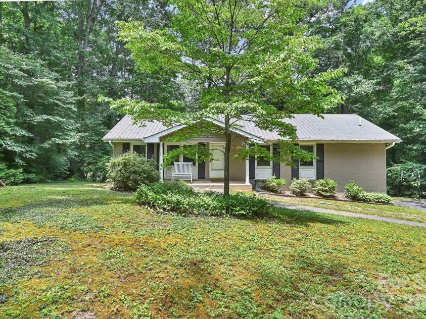 222 Timberlane Drive, Etowah, NC 28729.  MLS# CAR4402603, YatesRealty ID 36561. 