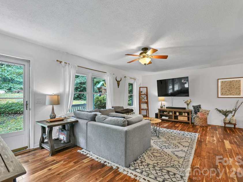 222 Timberlane Drive, Etowah, NC 28729.  MLS# CAR4402603, YatesRealty ID 36561. 