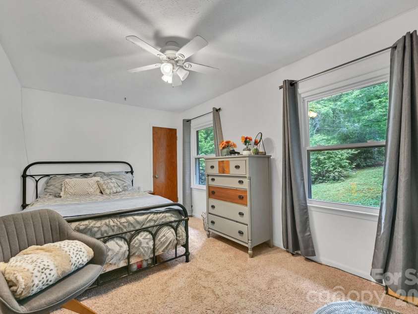 222 Timberlane Drive, Etowah, NC 28729.  MLS# CAR4402603, YatesRealty ID 36561. 