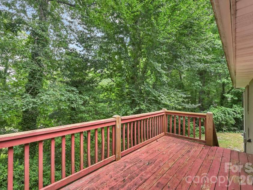 222 Timberlane Drive, Etowah, NC 28729.  MLS# CAR4402603, YatesRealty ID 36561. 