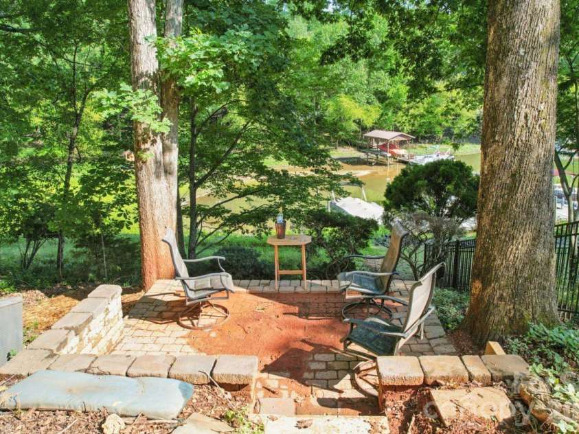 26049 Neptunes Landing, Tega Cay, SC 29708.  MLS# CAR4391310, YatesRealty ID 36563. Fire Pit Area