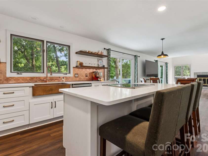 26049 Neptunes Landing, Tega Cay, SC 29708.  MLS# CAR4391310, YatesRealty ID 36563. Renovated kitchen