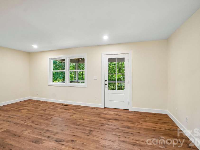 165 Westwood Drive, Brevard, NC 28712.  MLS# CAR4402303, YatesRealty ID 36564. 