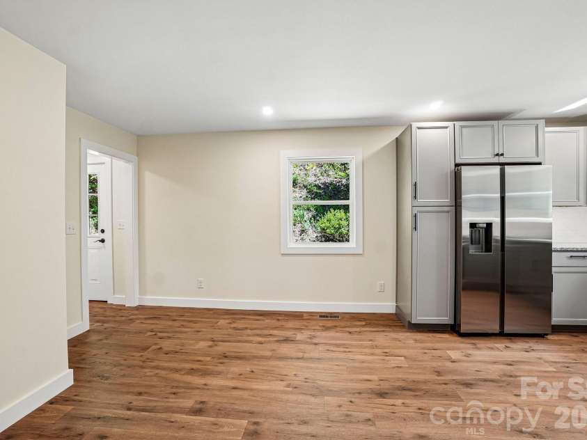 165 Westwood Drive, Brevard, NC 28712.  MLS# CAR4402303, YatesRealty ID 36564. 
