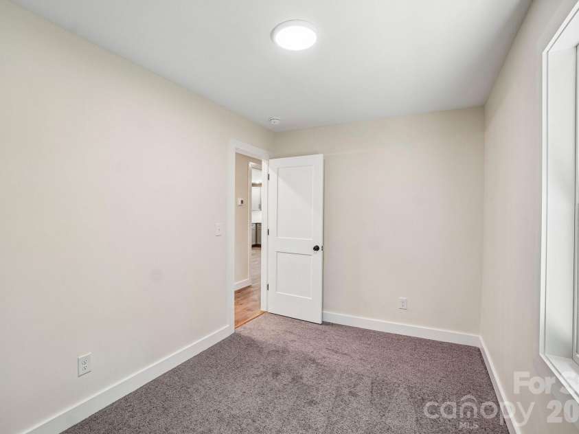 165 Westwood Drive, Brevard, NC 28712.  MLS# CAR4402303, YatesRealty ID 36564. 