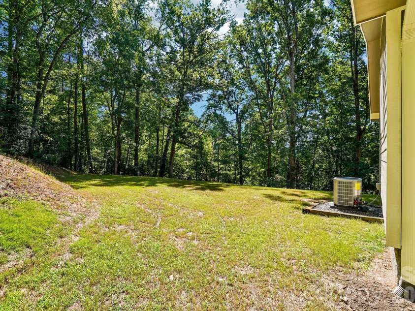 165 Westwood Drive, Brevard, NC 28712.  MLS# CAR4402303, YatesRealty ID 36564. 