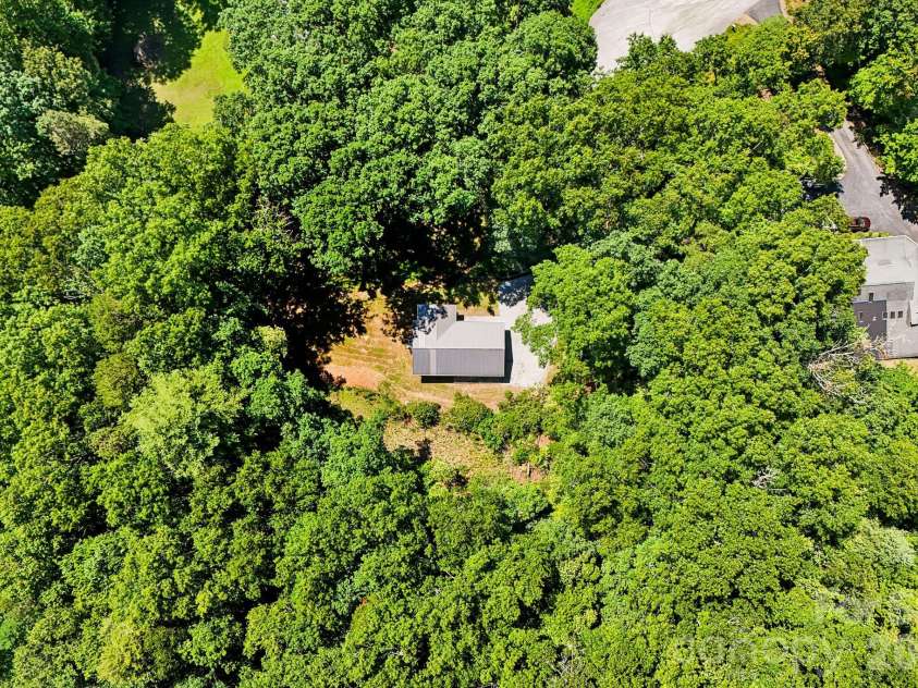 165 Westwood Drive, Brevard, NC 28712.  MLS# CAR4402303, YatesRealty ID 36564. 