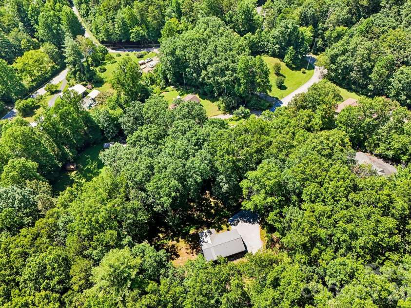165 Westwood Drive, Brevard, NC 28712.  MLS# CAR4402303, YatesRealty ID 36564. 