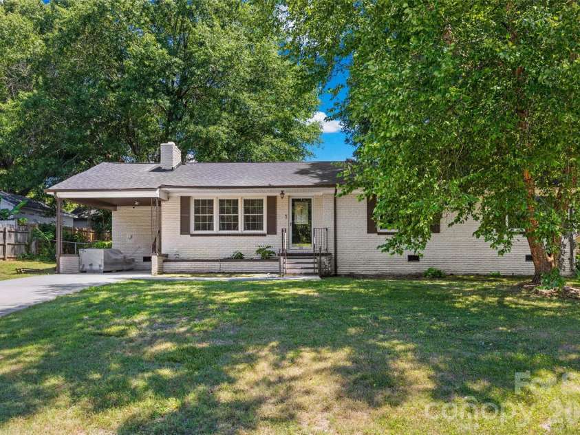 2323 Hedgewood Circle, Gastonia, NC 28052.  MLS# CAR4400483, YatesRealty ID 36565. 