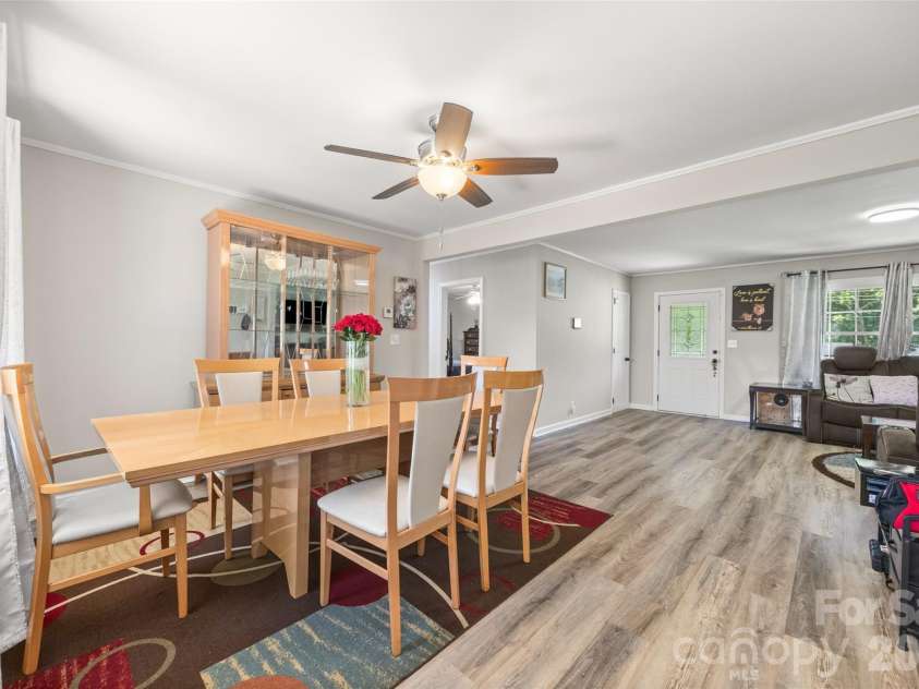 2323 Hedgewood Circle, Gastonia, NC 28052.  MLS# CAR4400483, YatesRealty ID 36565. 