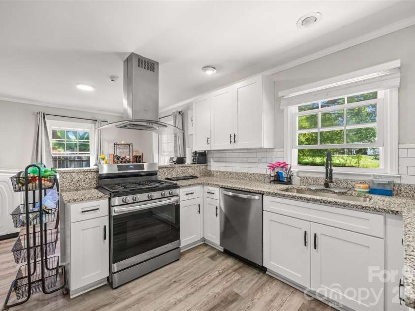 2323 Hedgewood Circle, Gastonia, NC 28052.  MLS# CAR4400483, YatesRealty ID 36565. 