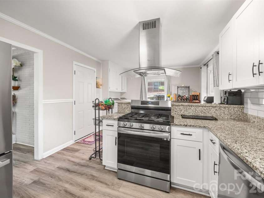 2323 Hedgewood Circle, Gastonia, NC 28052.  MLS# CAR4400483, YatesRealty ID 36565. 