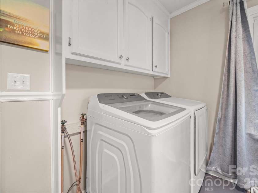 2323 Hedgewood Circle, Gastonia, NC 28052.  MLS# CAR4400483, YatesRealty ID 36565. Laundry Room