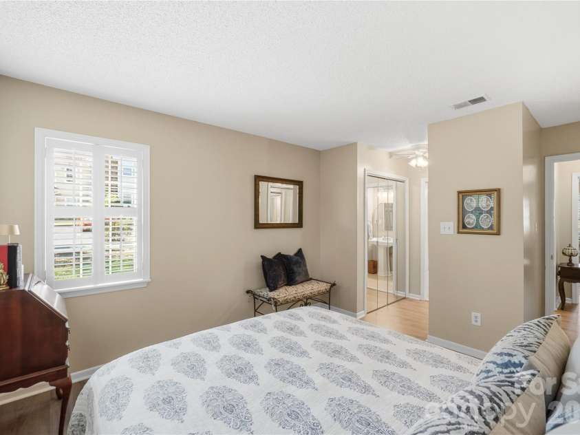 7810 Davinci Lane, Charlotte, NC 28226.  MLS# CAR4396292, YatesRealty ID 36566. 2nd Bedroom