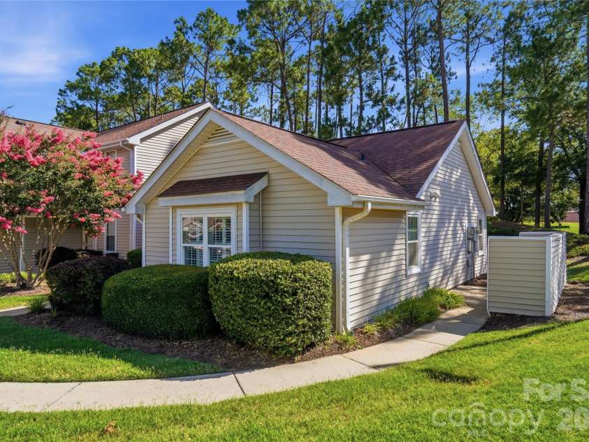 7810 Davinci Lane, Charlotte, NC 28226.  MLS# CAR4396292, YatesRealty ID 36566. 