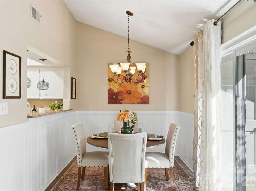 7810 Davinci Lane, Charlotte, NC 28226.  MLS# CAR4396292, YatesRealty ID 36566. 