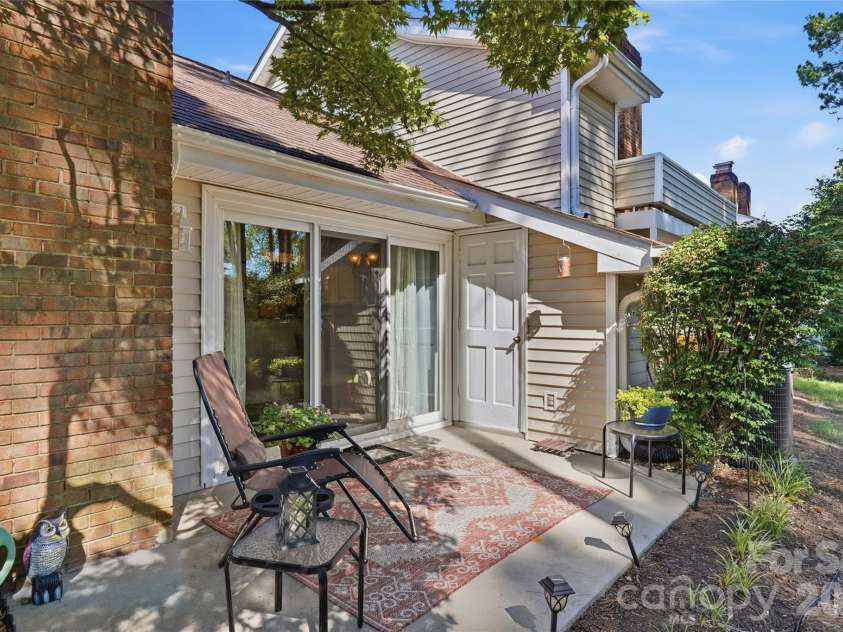 7810 Davinci Lane, Charlotte, NC 28226.  MLS# CAR4396292, YatesRealty ID 36566. 