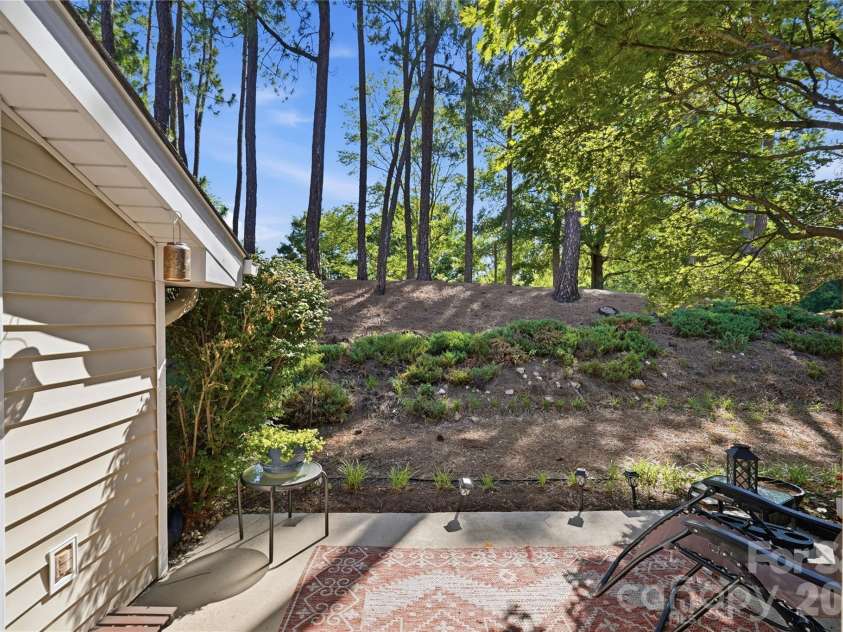 7810 Davinci Lane, Charlotte, NC 28226.  MLS# CAR4396292, YatesRealty ID 36566. 
