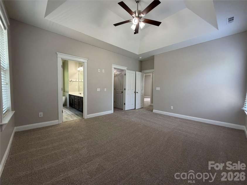7416 Lochrein Ridge Drive, Huntersville, NC 28078.  MLS# CAR4399700, YatesRealty ID 36569. 