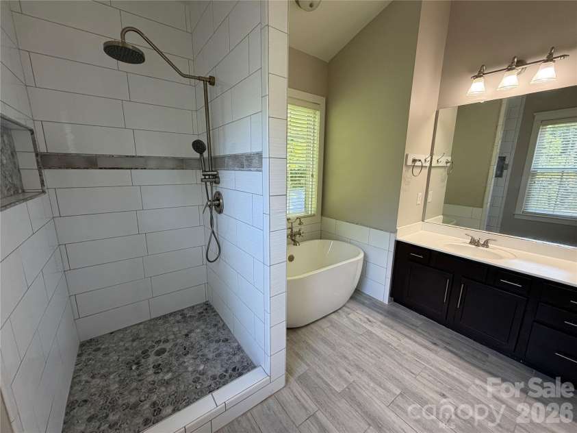 7416 Lochrein Ridge Drive, Huntersville, NC 28078.  MLS# CAR4399700, YatesRealty ID 36569. 