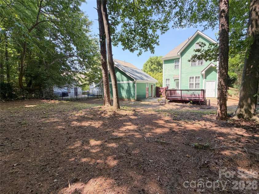7416 Lochrein Ridge Drive, Huntersville, NC 28078.  MLS# CAR4399700, YatesRealty ID 36569. 