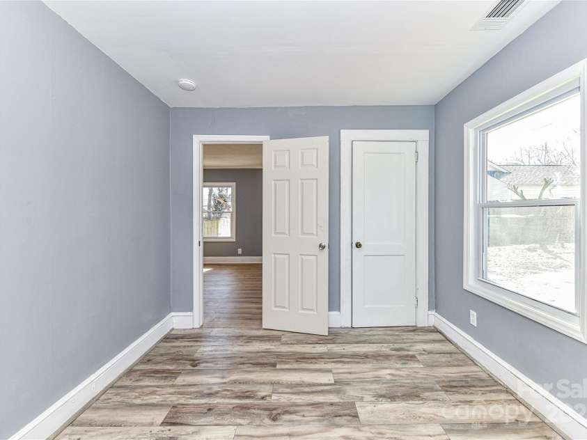 4924 Jane Avenue, Charlotte, NC 28269.  MLS# CAR4225498, YatesRealty ID 3657. 