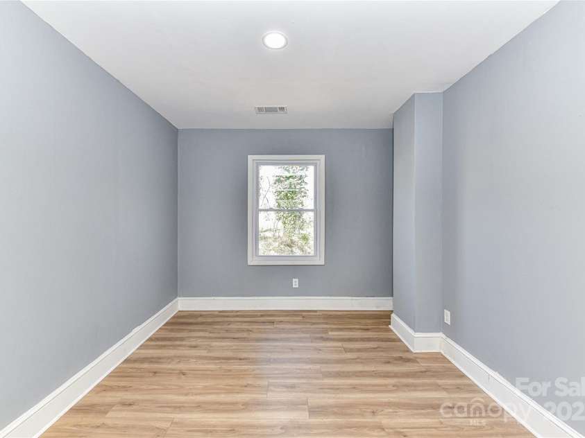 4924 Jane Avenue, Charlotte, NC 28269.  MLS# CAR4225498, YatesRealty ID 3657. 