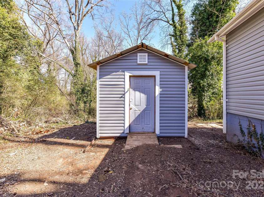 4924 Jane Avenue, Charlotte, NC 28269.  MLS# CAR4225498, YatesRealty ID 3657. 