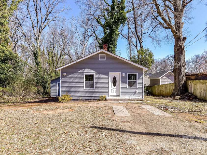 4924 Jane Avenue, Charlotte, NC 28269.  MLS# CAR4225498, YatesRealty ID 3657. 