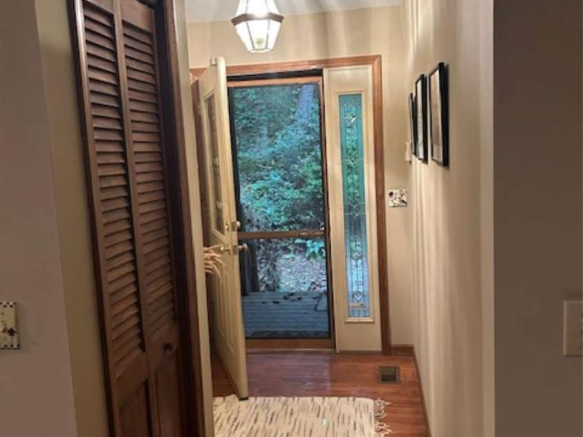 76 Azalea Court, Sapphire, NC 28774.  MLS# CAR4308118, YatesRealty ID 3657. Foyer