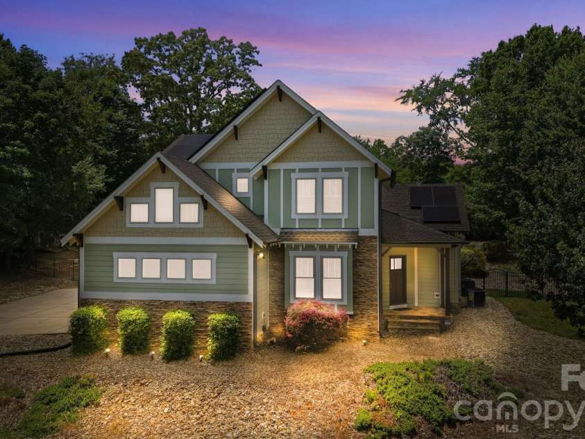 1104 Sawtooth Oak Lane, Belmont, NC 28012.  MLS# CAR4393976, YatesRealty ID 36570. 