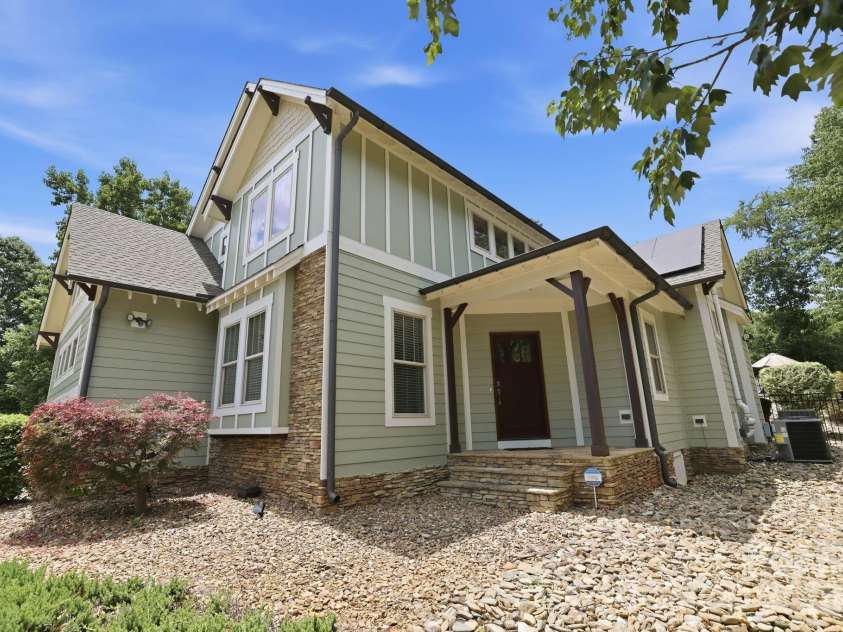 1104 Sawtooth Oak Lane, Belmont, NC 28012.  MLS# CAR4393976, YatesRealty ID 36570. 