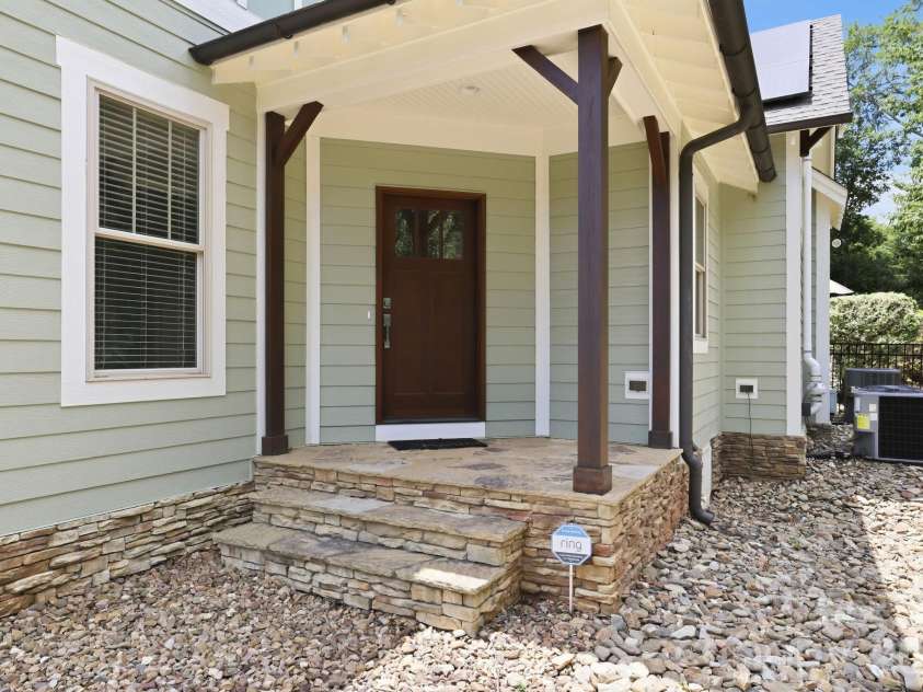 1104 Sawtooth Oak Lane, Belmont, NC 28012.  MLS# CAR4393976, YatesRealty ID 36570. 
