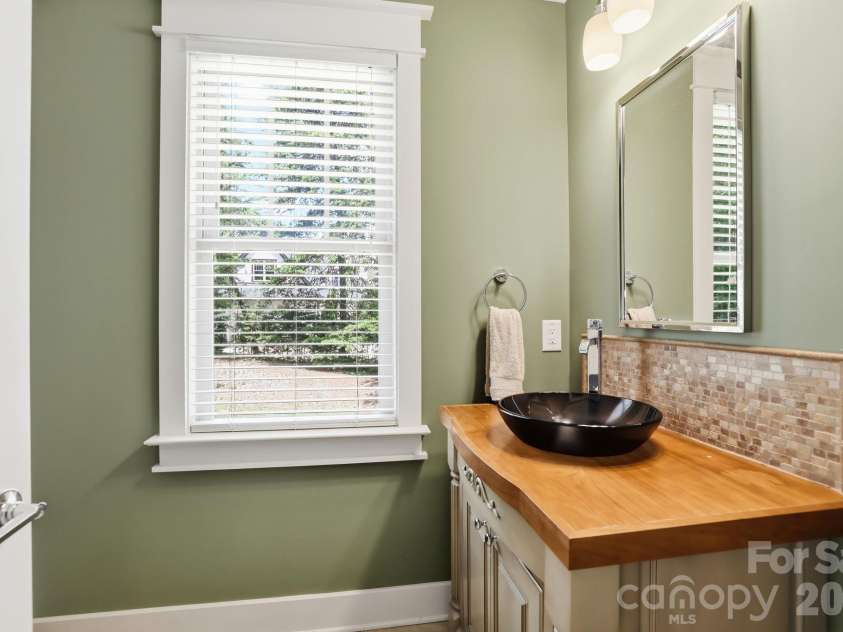 1104 Sawtooth Oak Lane, Belmont, NC 28012.  MLS# CAR4393976, YatesRealty ID 36570. 