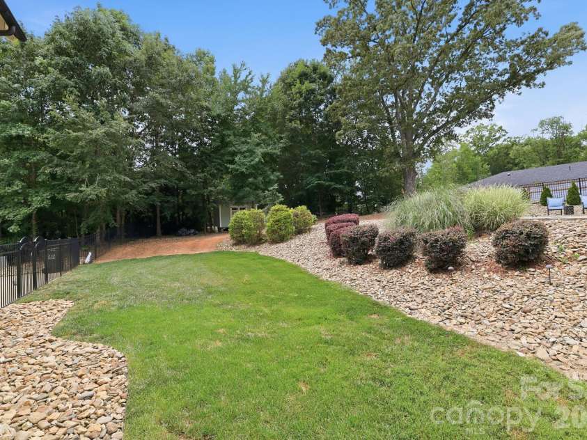 1104 Sawtooth Oak Lane, Belmont, NC 28012.  MLS# CAR4393976, YatesRealty ID 36570. 