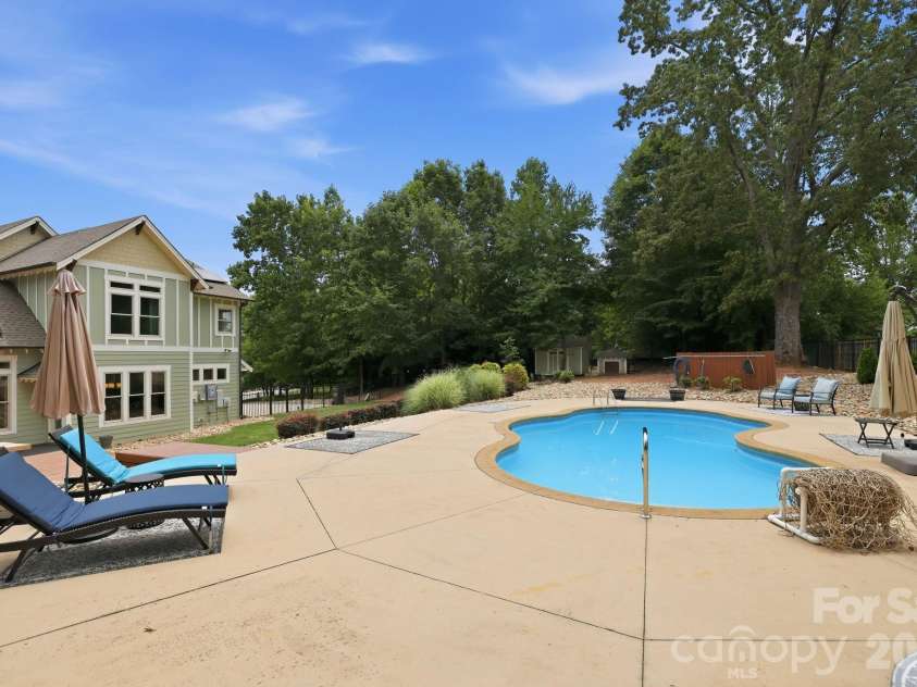 1104 Sawtooth Oak Lane, Belmont, NC 28012.  MLS# CAR4393976, YatesRealty ID 36570. 