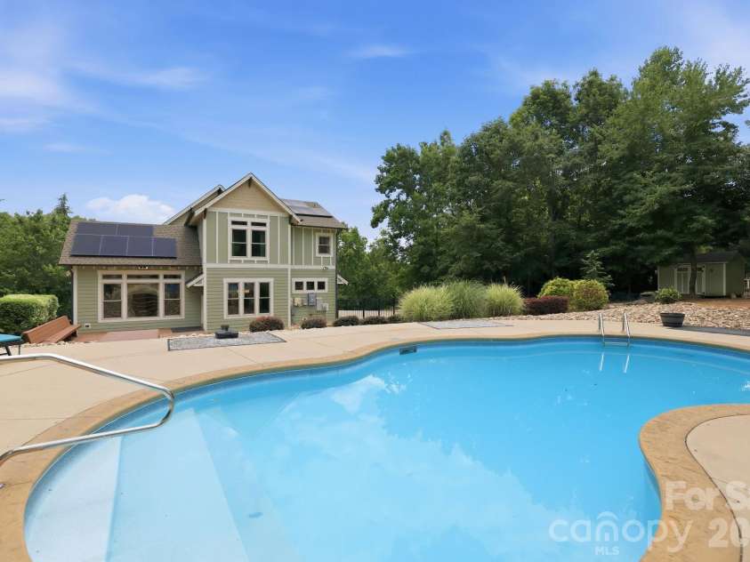 1104 Sawtooth Oak Lane, Belmont, NC 28012.  MLS# CAR4393976, YatesRealty ID 36570. 