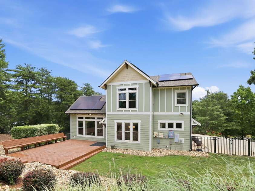 1104 Sawtooth Oak Lane, Belmont, NC 28012.  MLS# CAR4393976, YatesRealty ID 36570. 