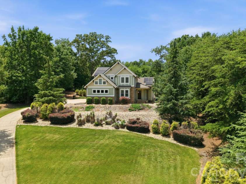 1104 Sawtooth Oak Lane, Belmont, NC 28012.  MLS# CAR4393976, YatesRealty ID 36570. 