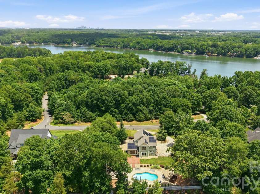 1104 Sawtooth Oak Lane, Belmont, NC 28012.  MLS# CAR4393976, YatesRealty ID 36570. 