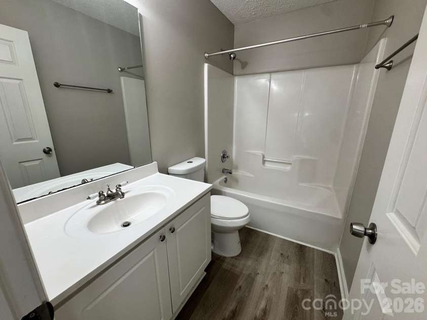 12601 Cumberland Crest Drive, Huntersville, NC 28078.  MLS# CAR4402258, YatesRealty ID 36571. 