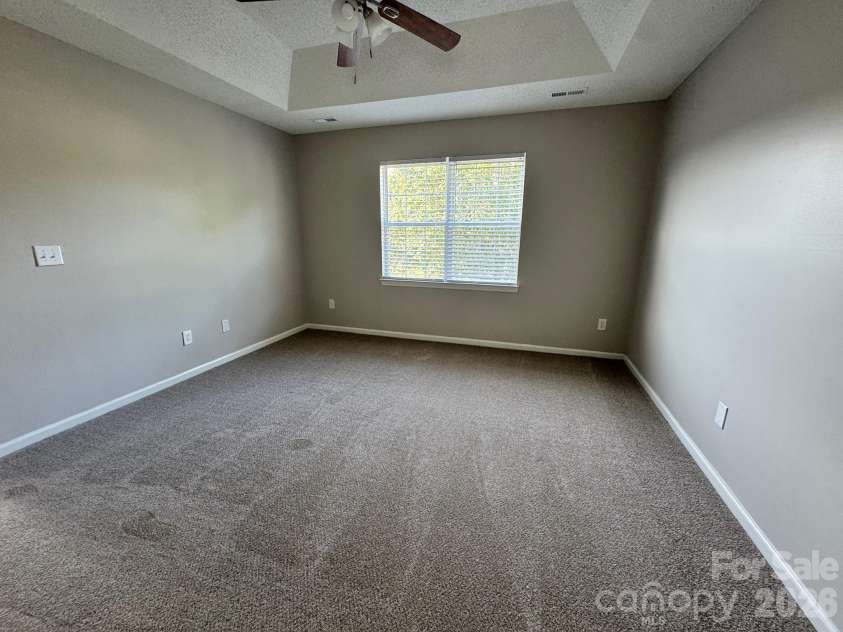 12601 Cumberland Crest Drive, Huntersville, NC 28078.  MLS# CAR4402258, YatesRealty ID 36571. 