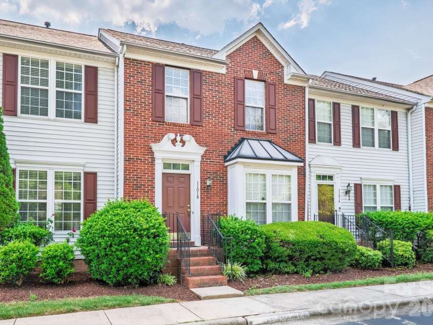 11018 Garden Oaks Lane, Charlotte, NC 28273.  MLS# CAR4400466, YatesRealty ID 36572. 