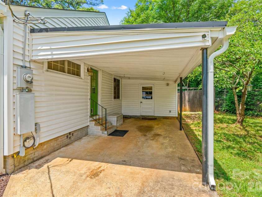 1019 Beverly Drive, Rock Hill, SC 29730.  MLS# CAR4398664, YatesRealty ID 36574. 
