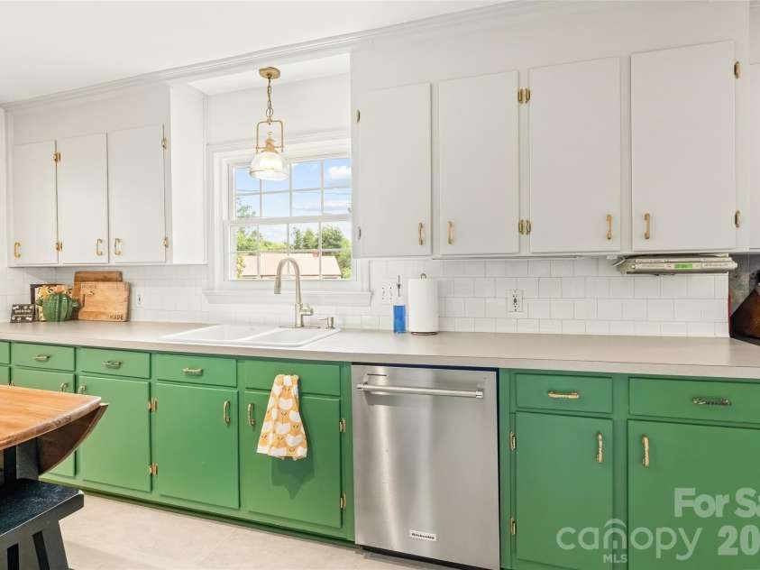 1019 Beverly Drive, Rock Hill, SC 29730.  MLS# CAR4398664, YatesRealty ID 36574. 