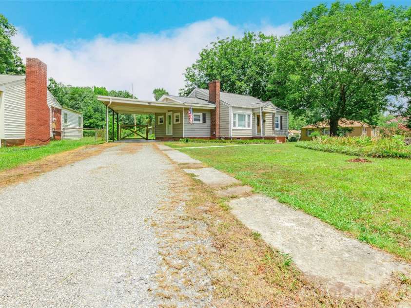 711 Linwood Road, Kings Mountain, NC 28086.  MLS# CAR4402898, YatesRealty ID 36575. 